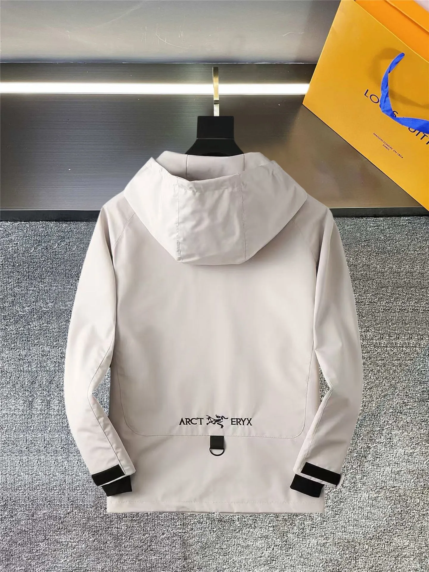 Same Style， ， 2026 New Arrival ， Original Premium Breathable ， ， ， Quality。 ， Sizes：M～3XL，